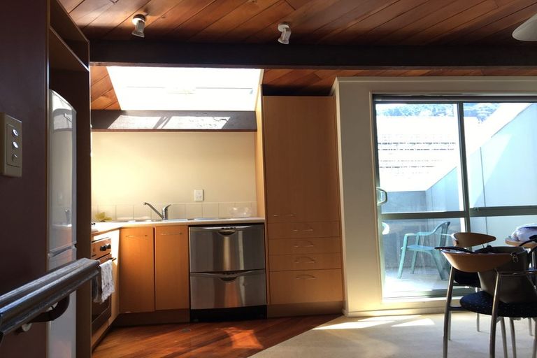 Photo of property in Metro Apartments, 19/220 Thorndon Quay, Pipitea, Wellington, 6011