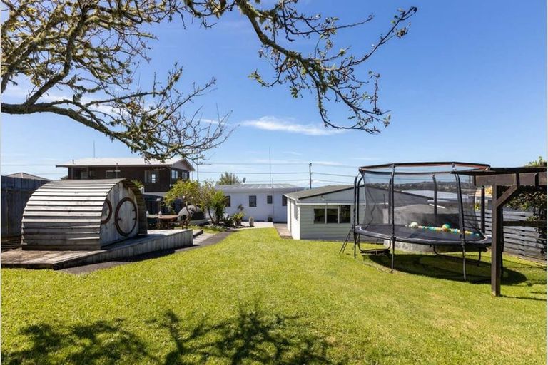 Photo of property in 63 Brightside Road, Stanmore Bay, Whangaparaoa, 0932