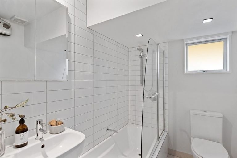 Photo of property in 142 Bishop Street, St Albans, Christchurch, 8014