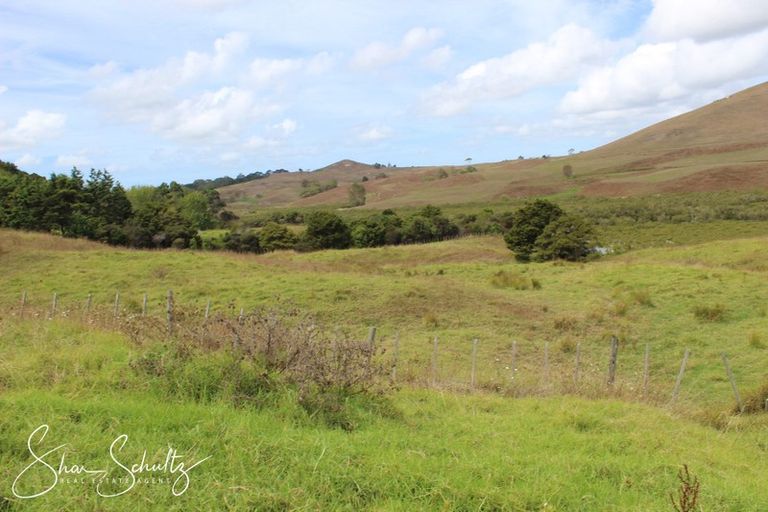 Photo of property in 215c Heatley Road, Whakapirau, 0583