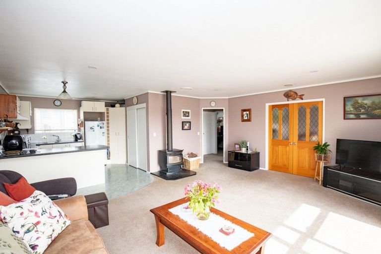 Photo of property in 41 Pipiroa Road, Ngatea, 3503