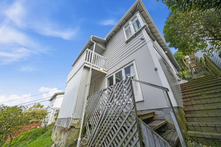 Photo of property in 10 Queens Drive, Kilbirnie, Wellington, 6022