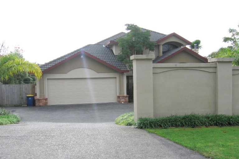 Photo of property in 2 Almond Grove, Greenhithe, Auckland, 0632