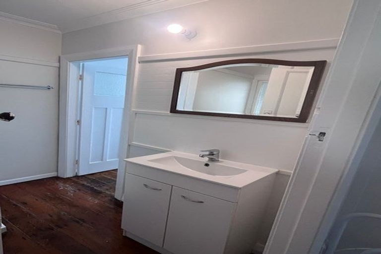 Photo of property in 1/57 Hawker Street, Mount Victoria, Wellington, 6011