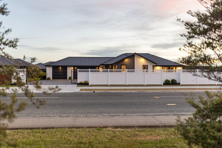 Photo of property in 147 Johns Road, Rangiora, 7400