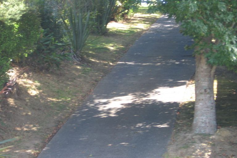 Photo of property in 23 Noeleen Street, Glenfield, Auckland, 0629