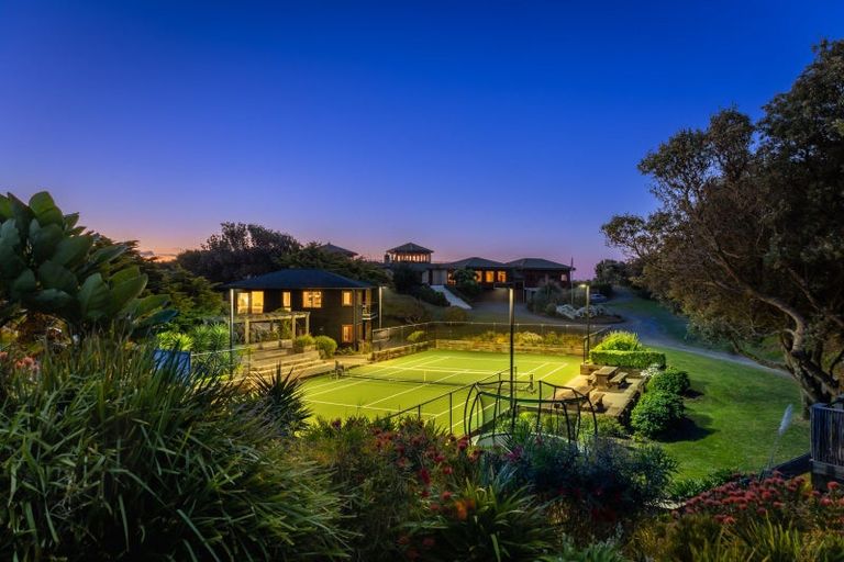 Photo of property in 24 Paetawa Road, Peka Peka, Waikanae, 5391