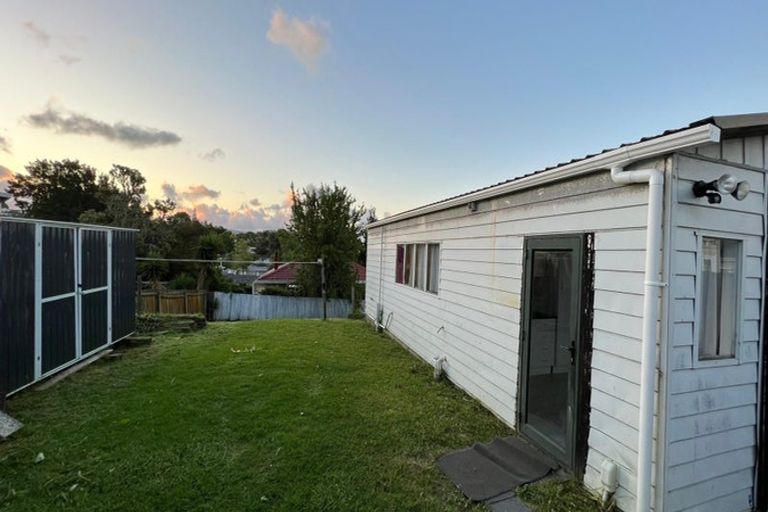 Photo of property in 43 Rosier Road, Glen Eden, Auckland, 0602