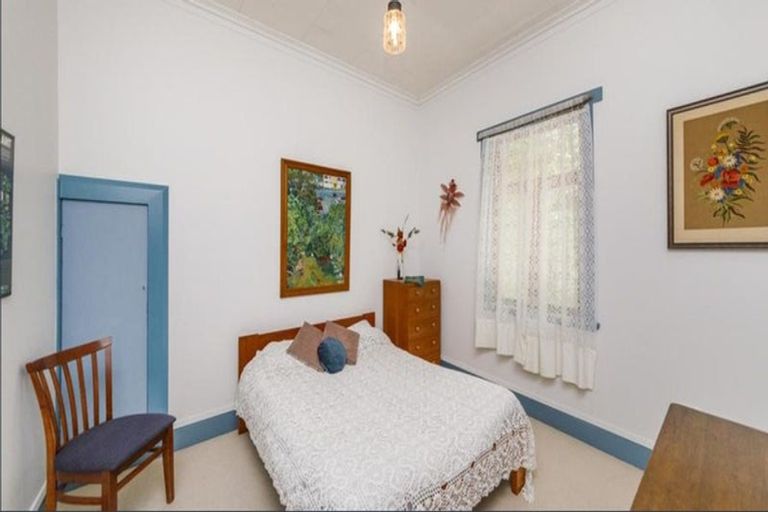 Photo of property in 24 Weston Avenue, Roslyn, Palmerston North, 4414