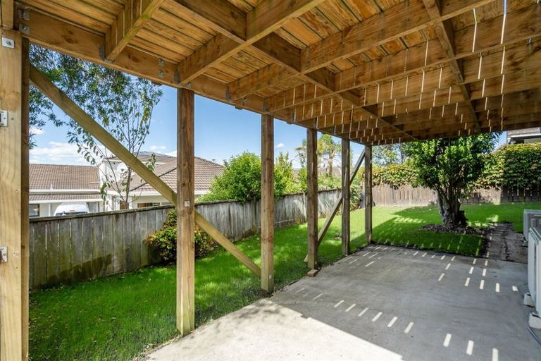 Photo of property in 2/5 Elderwood Lane, Belmont, Auckland, 0622