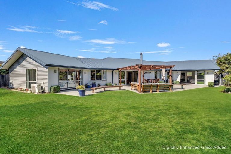 Photo of property in 21 Christie Place, Rolleston, 7614