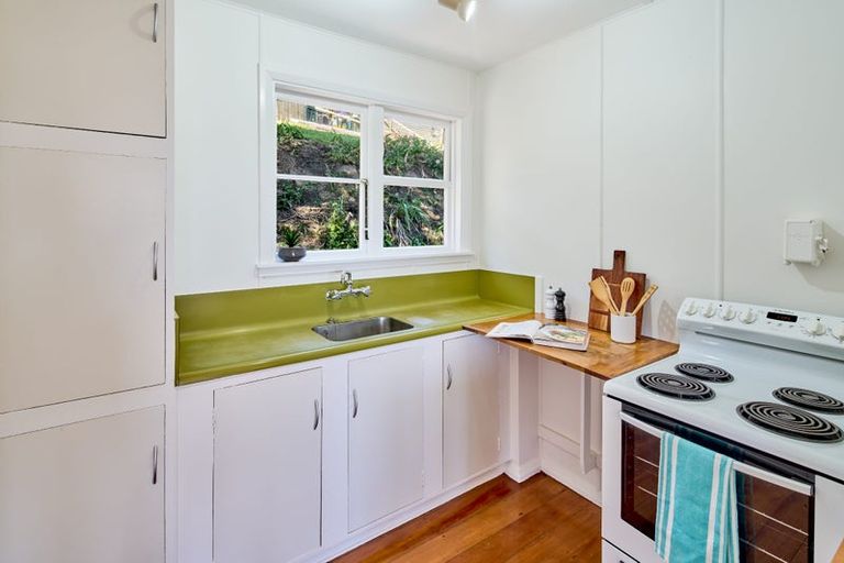 Photo of property in 106 Sidlaw Street, Strathmore Park, Wellington, 6022