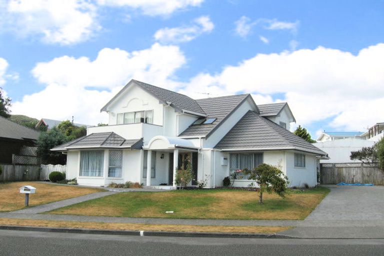 Photo of property in 8 Clearwater Terrace, Brown Owl, Upper Hutt, 5018