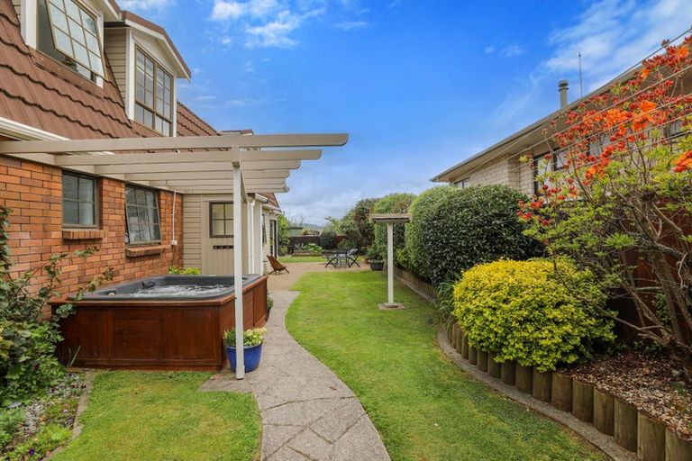 Photo of property in 46 Arrowsmith Avenue, Waipahihi, Taupo, 3330