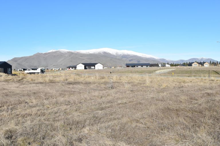 Photo of property in 10 Tussock Crescent, Twizel, 7901