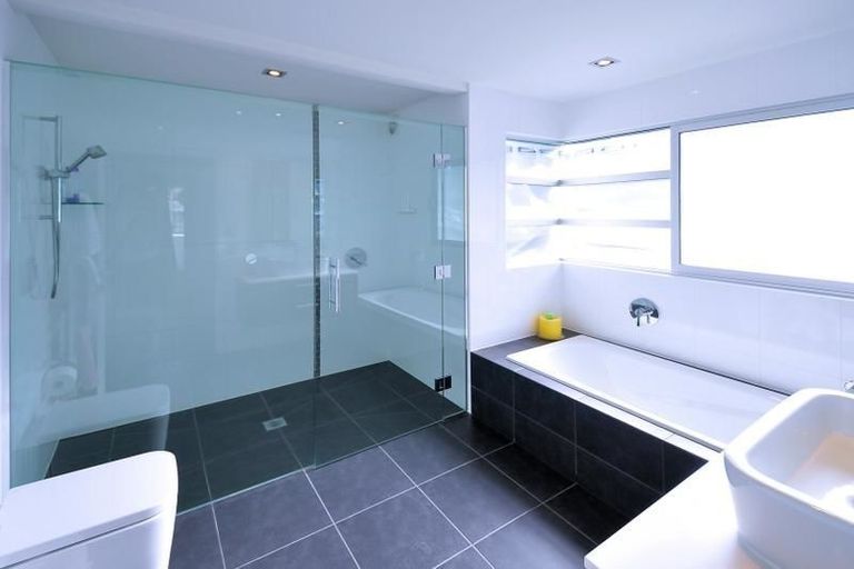 Photo of property in 34a Ocean View Road, Milford, Auckland, 0620