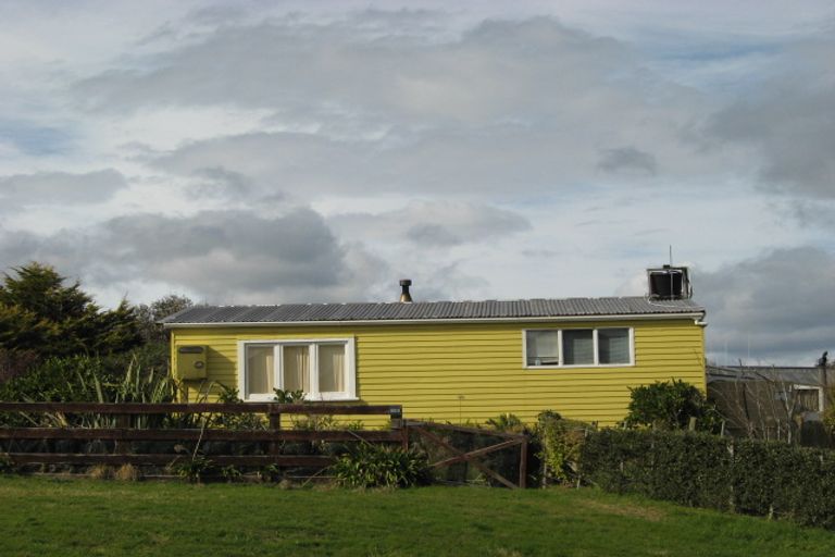 Photo of property in 683 Waikawa Beach Road, Waikawa Beach, Manakau, 5573