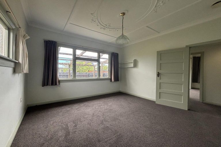 Photo of property in 17 Wallath Road, Westown, New Plymouth, 4310