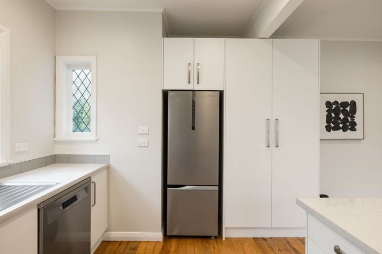 Photo of property in 52 Clarkin Road, Fairfield, Hamilton, 3214