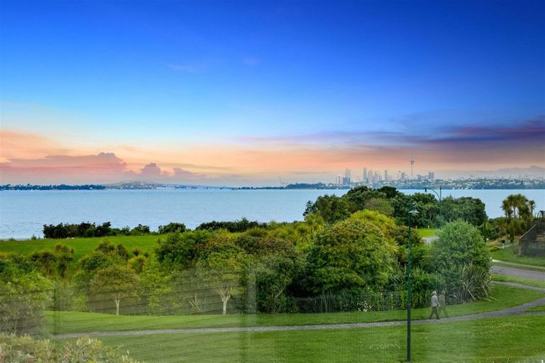 Photo of property in 22b Halyard Place, Te Atatu Peninsula, Auckland, 0610