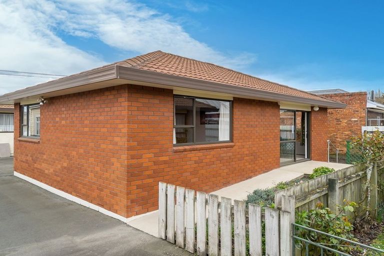Photo of property in 2/5 Eskvale Street, Saint Kilda, Dunedin, 9012