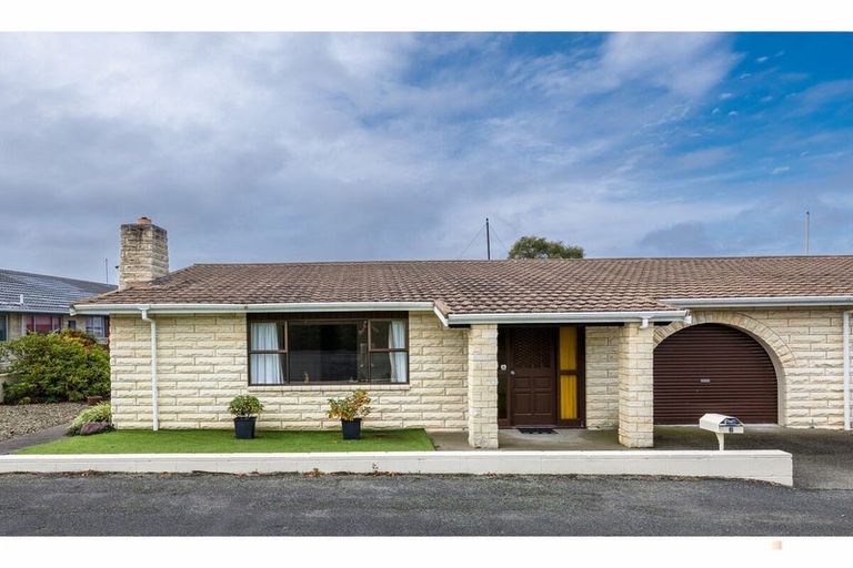 Photo of property in 6 Bond Street, Waimate, 7924