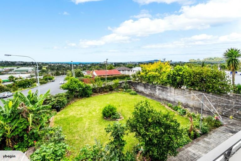 Photo of property in 177 Coronation Road, Hillcrest, Auckland, 0627