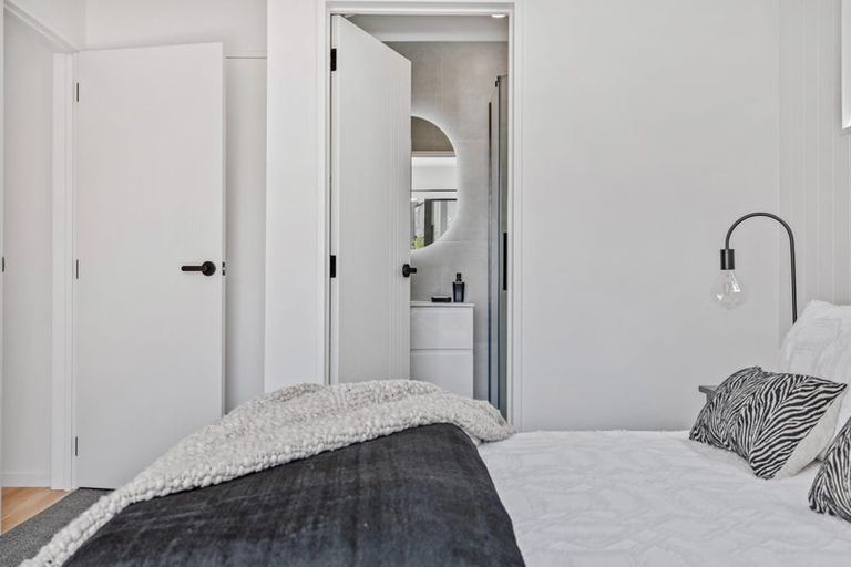 Photo of property in 6/13 Fairdale Place, Birkdale, Auckland, 0626