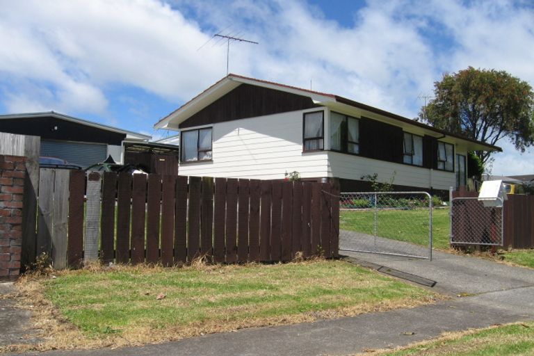 Photo of property in 1 Heathberry Close, Papatoetoe, Auckland, 2025