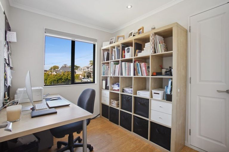 Photo of property in 21 Waller Avenue, Bucklands Beach, Auckland, 2012