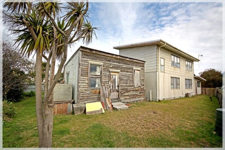Photo of property in 13 Signal Street, Foxton Beach, Foxton, 4815