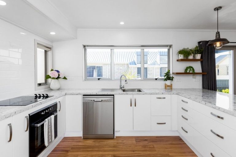 Photo of property in 2/249 Taradale Road, Pirimai, Napier, 4112