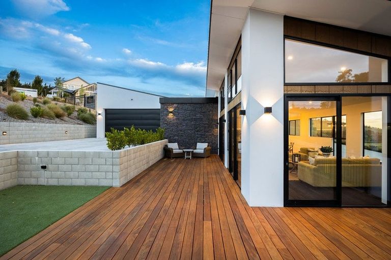 Photo of property in 8 Kapuka Lane, Kennedys Bush, Christchurch, 8025