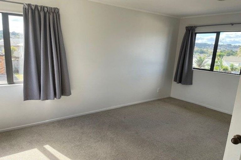 Photo of property in 15 Andover Way, Goodwood Heights, Auckland, 2105