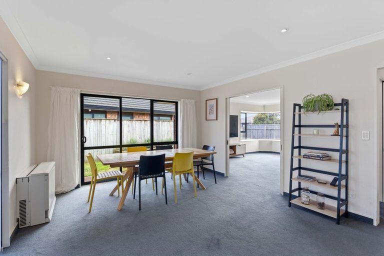 Photo of property in 96 Guildford Drive, Paraparaumu Beach, Paraparaumu, 5032