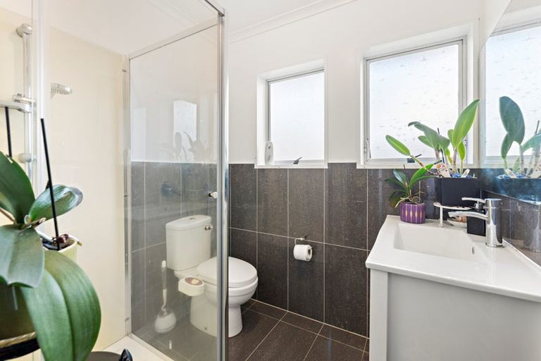 Photo of property in 2/25 Lyren Place, Half Moon Bay, Auckland, 2012
