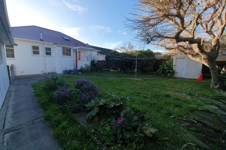 Photo of property in 96 Reynolds Street, Taita, Lower Hutt, 5011