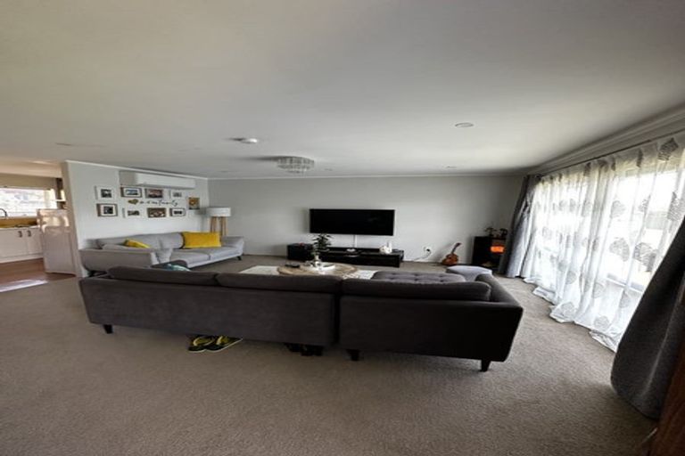 Photo of property in 2/69 Rangitoto Road, Papatoetoe, Auckland, 2025