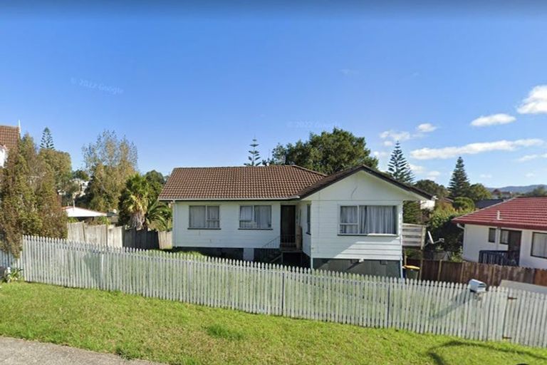 Photo of property in 30 Sungrove Rise, Sunnyvale, Auckland, 0612