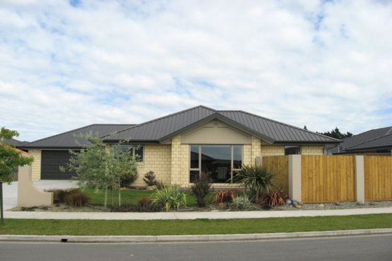 Photo of property in 5 Yellowlees Drive, Kaiapoi, 7630