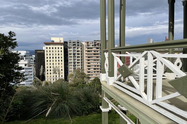 Photo of property in 1/14 Clifton Terrace, Kelburn, Wellington, 6012