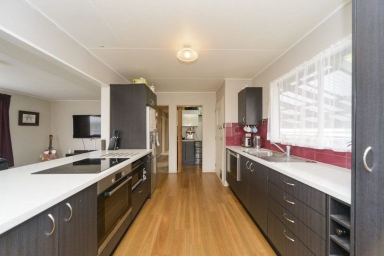 Photo of property in 1 Escort Grove, Awapuni, Palmerston North, 4412