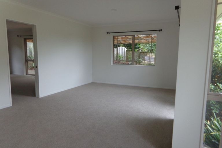 Photo of property in 1 Landvale Court, Browns Bay, Auckland, 0630