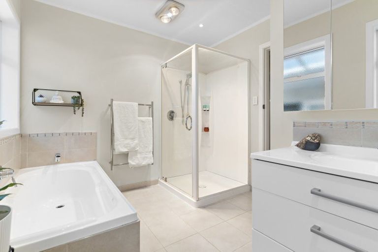 Photo of property in 72 Kuratawhiti Street, Greytown, 5712