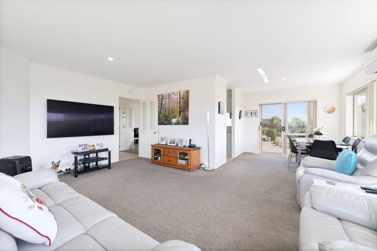 Photo of property in 4 Sandhurst Rise, Henderson, Auckland, 0612