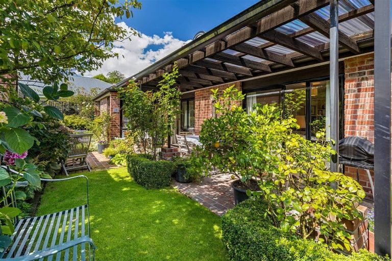 Photo of property in 69 Glandovey Road, Fendalton, Christchurch, 8052