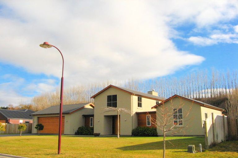 Photo of property in 31 Sylvan Street, Lake Hayes, Queenstown, 9304