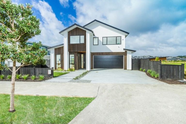 Photo of property in 5 Tawatawa Street, Long Bay, Auckland, 0630