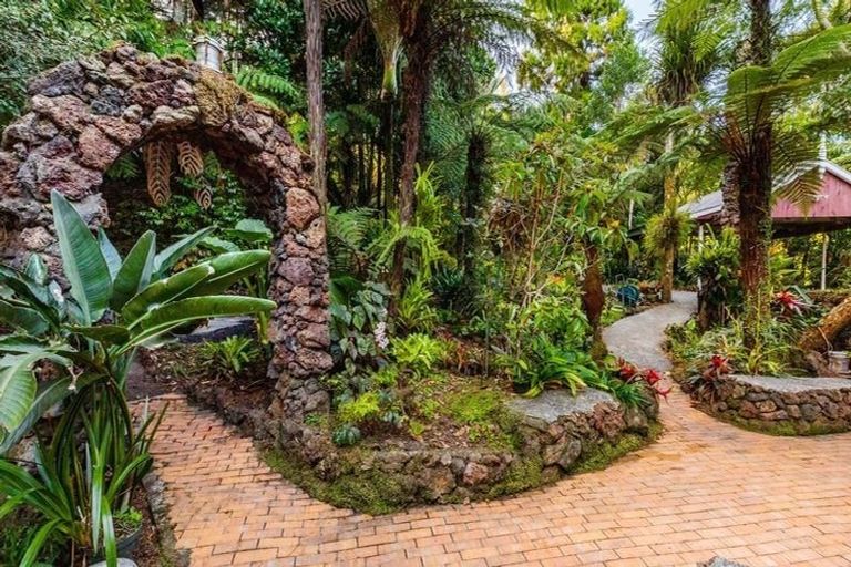 Photo of property in 3 Ngaio Road, Titirangi, Auckland, 0604