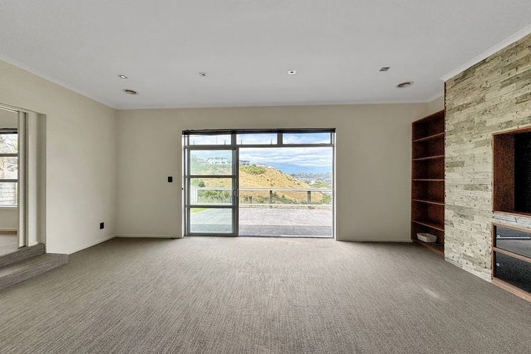 Photo of property in 74 Amesbury Drive, Churton Park, Wellington, 6037